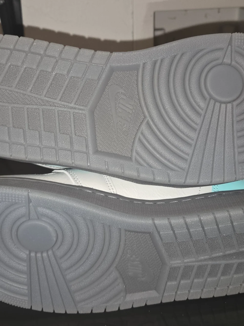 Nike Air Jordan 1 Low SE Blue Grey Sneakers Retro Womens 11.5